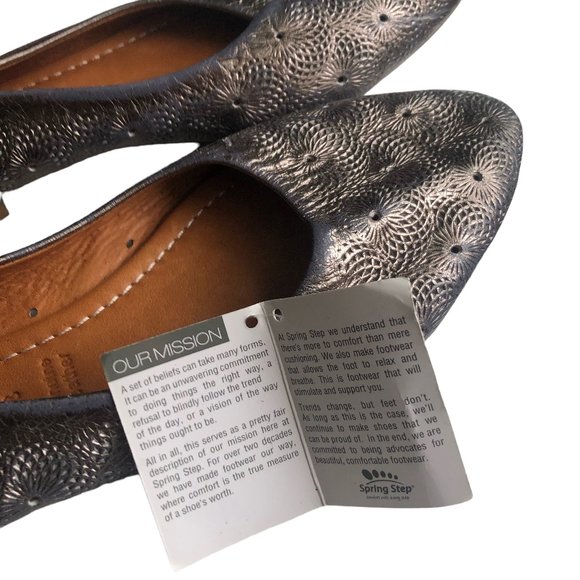 SPRING STEP Textured Cutout Metallic Pewter Soft Leather Shoes NEW Size 7.5 - Picture 6 of 6